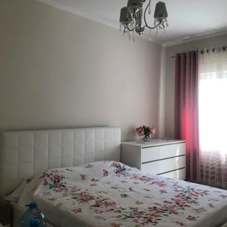 Tirane, jepet me qera apartament 2+1+Aneks+Ballkon Kati 4, 100 m² 600 € (Don Bosko)