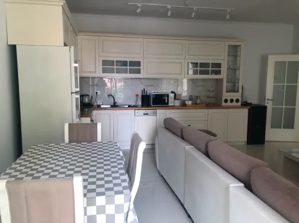 Tirane, jepet me qera apartament 2+1+Aneks+Ballkon Kati 4, 100 m² 600 € (Don Bosko)