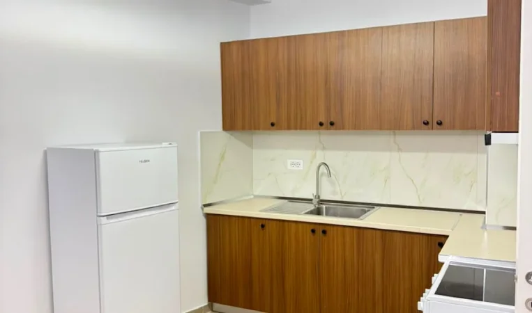 Tirane, jepet me qera apartament 1+1 Kati 9, 60 m² 450 € 