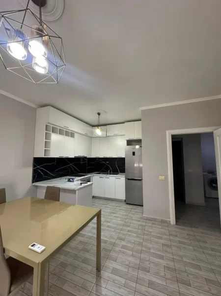 Tirane, jepet me qera 2+1+Ballkon Kati 5, 110 m² 600 € (Astir, tek bar Artisti)