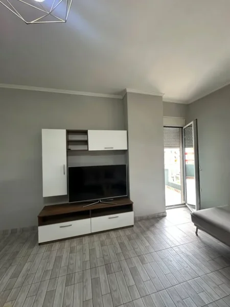 Tirane, jepet me qera 2+1+Ballkon Kati 5, 110 m² 600 € (Astir, tek bar Artisti)