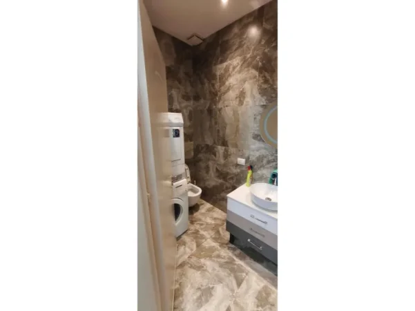 Tirane, jepet me qera apartament 2+1 Kati 5, 82 m² 600 € (Kodra e Diellit)