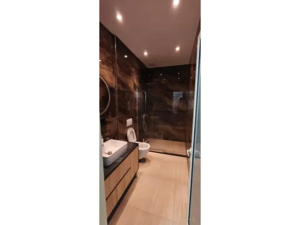 Tirane, jepet me qera apartament 2+1 Kati 5, 82 m² 600 € (Kodra e Diellit)