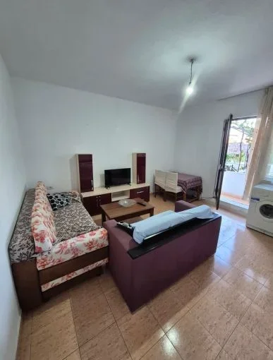 Tirane, jepet me qera apartament 1+1+Aneks+Ballkon Kati 2, 60 m² 350 € (rruga don bosko , rruga jordan misja)