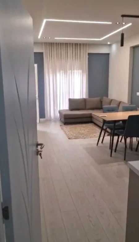 Tirane, jepet me qera apartament 1+1 Kati 5, 67 m² 650 € (STACIONI I TRENIT)