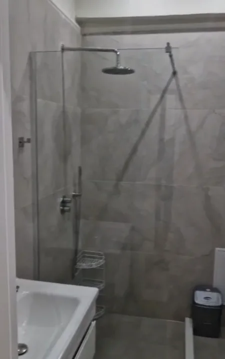 Tirane, jepet me qera apartament 1+1 Kati 5, 67 m² 650 € (STACIONI I TRENIT)
