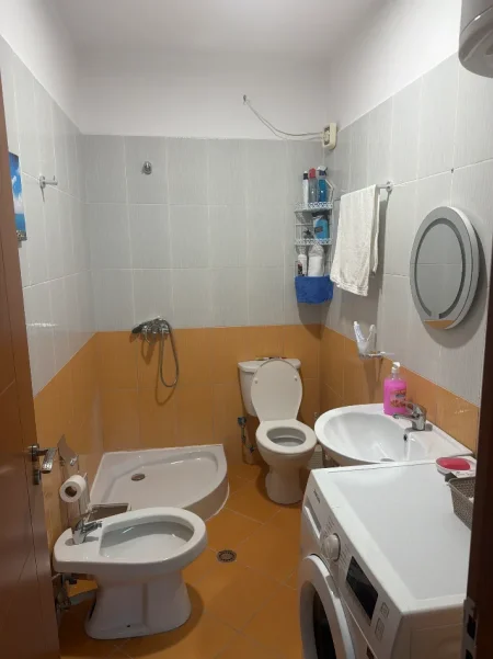 Tirane, jepet me qera apartament 1+1+Ballkon Kati 3, 60.000 € (Fillimi i Bulevardit te Ri)