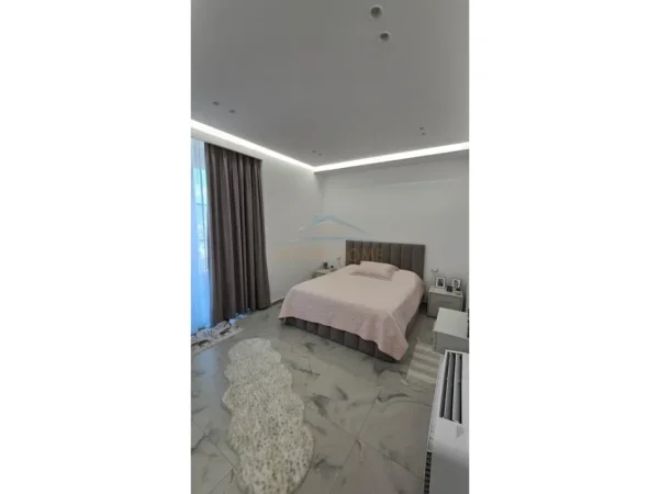 SHITET APARTAMENT 2+1+GARAZH NE SAUK