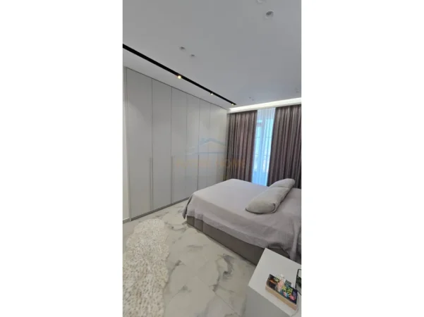 SHITET APARTAMENT 2+1+GARAZH NE SAUK