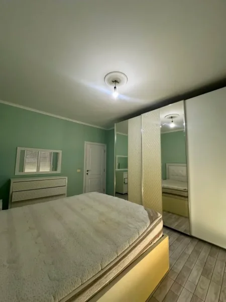 Tirane, jepet me qera apartament 2+1+Ballkon Kati 5, 110 m² 600 € (Astir, tek bar Artisti)