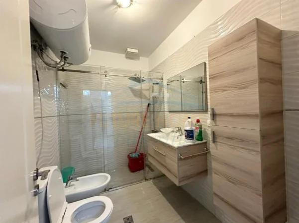 Tirane, shitet apartament 2+1+Ballkon Kati 8, 98 m² 205.000 € (ALIDEMI)