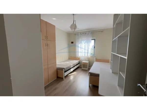 Tirane, shitet apartament 2+1+Ballkon Kati 4, 87 m² 200.000 € (FORTUZ)