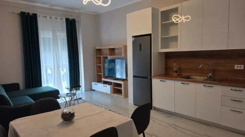 Tirane, jepet me qera apartament 1+1 Kati 2, 62 m² (Rezidenca “Porta Tirana e Re”, Tirane)