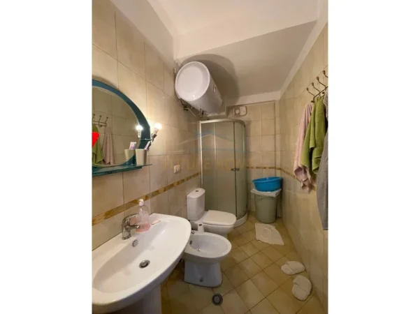 Tirane, jepet me qera apartament 2+1 Kati 2, 91 m² 700 € (SELVIA)