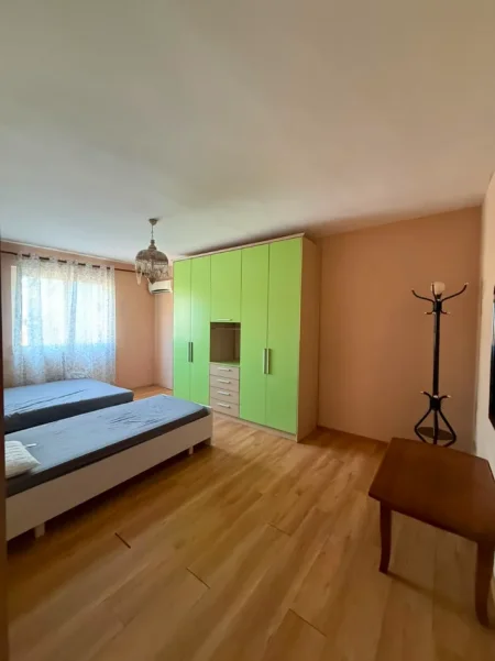 Tirane, jepet me qera apartament 2+1 Kati 3, 74 m² 500 € (RRUGA KONGRESI I MANASTIRIT)