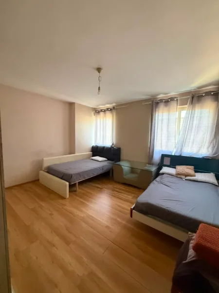 Tirane, jepet me qera apartament 2+1 Kati 3, 74 m² 500 € (RRUGA KONGRESI I MANASTIRIT)