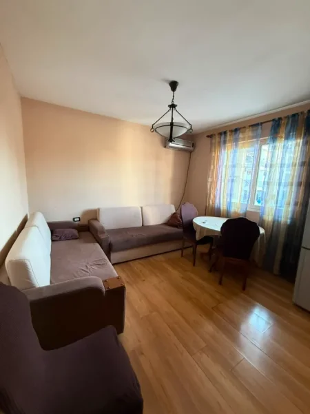 Tirane, jepet me qera apartament 2+1 Kati 3, 74 m² 500 € (RRUGA KONGRESI I MANASTIRIT)