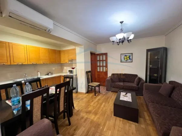 Tirane, jepet me qera apartament 2+1 Kati 1, 71 m² 500 € (Shkolla e Baletit)