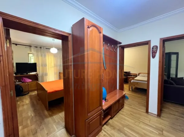 Tirane, jepet me qera apartament 2+1 Kati 1, 71 m² 500 € (Shkolla e Baletit)