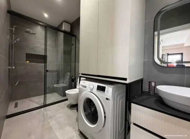 Tirane, jepet me qera apartament 1+1 , 52 m² 735 euro
