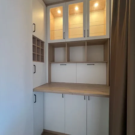 Tirane, jepet me qera apartament 1+1 Kati 5, 85 m² 650 € (Rruga e Kavajes,prane Mullirit)