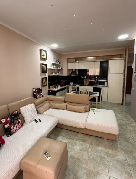 Tirane, shitet apartament 3+1 , 98 m² 150.000 € 