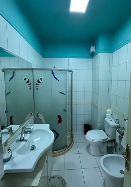 Tirane, shitet apartament 3+1 , 98 m² 150.000 € 