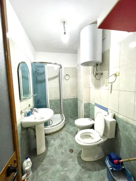 Tirane, jepet me qera apartament 2+1 Kati 2, 110 m² 650 € (Don Bosko)