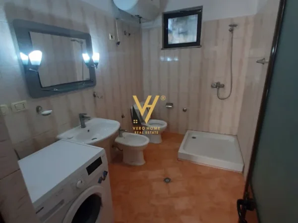Tirane, jepet me qera apartament 1+1 Kati 1, 80 m² 420 € (5 MAJI)