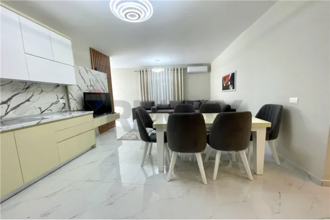 Shqiperi, jepet me qera apartament 1+1 ,