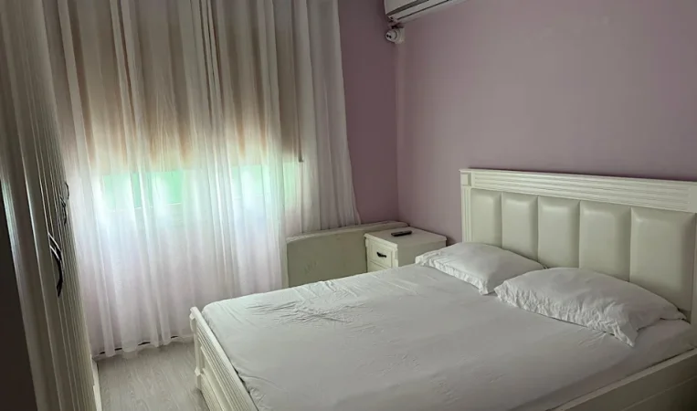 Tirane, jepet me qera apartament 2+1 Kati 5, 95 m² 750 € 