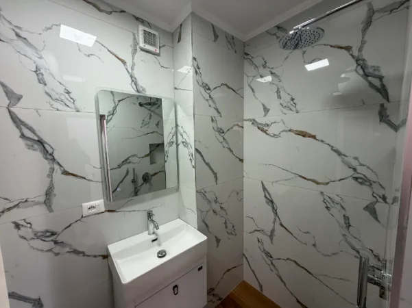 Tirane, shitet apartament 1+1 Kati 4, 40 m² 118.000 € (PAZARI I RI)