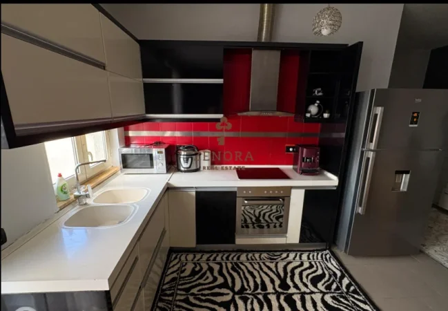 Tirane, jepet me qera apartament 2+1+Ballkon Kati 6, 78 m² 650 € (Shkolla e Baletit)
