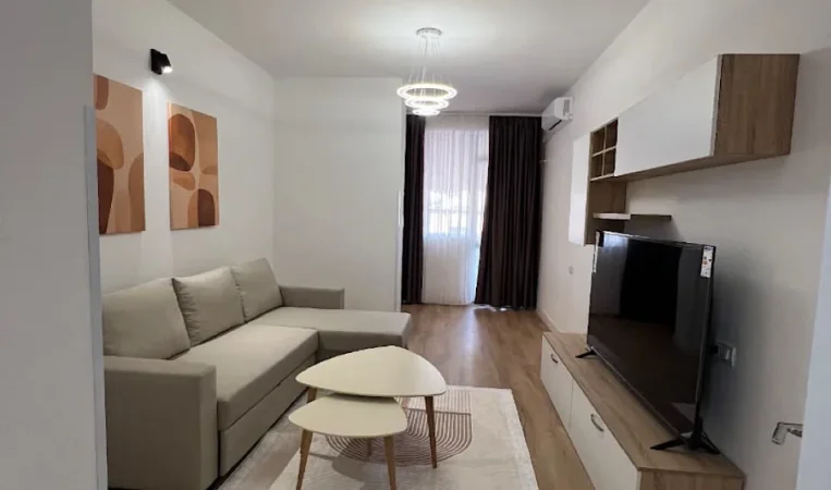 Tirane, jepet me qera apartament 1+1 Kati 5, 85 m² 650 € 