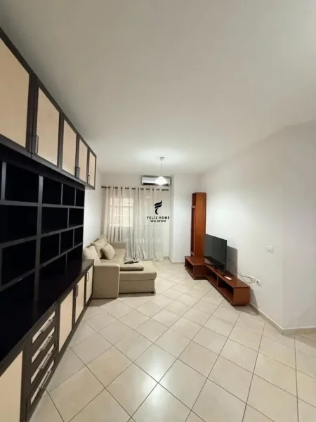 Tirane, jepet me qera apartament 2+1 Kati 2, 100 m² 500 € (YZBERISHT)