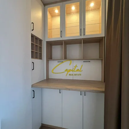 Tirane, jepet me qera apartament 1+1 Kati 5, 85 m² 650 € (RRUGA E KAVAJES)