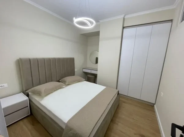 Tirane, jepet me qera apartament 1+1 Kati 5, 65 m² 500 € (ASTIR)