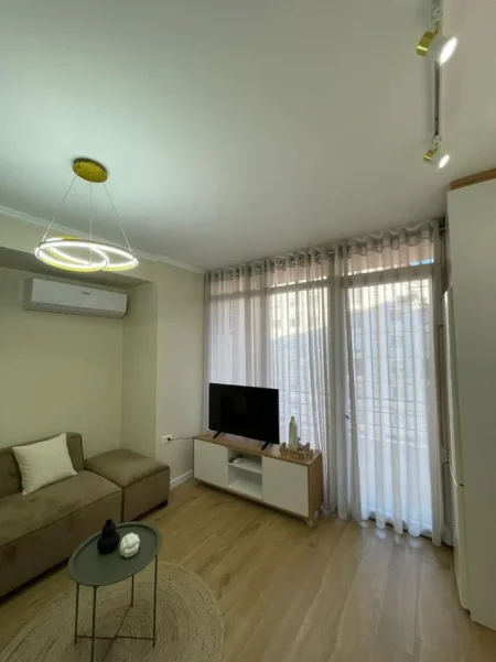 Tirane, jepet me qera apartament 1+1 Kati 5, 65 m² 500 € (ASTIR)