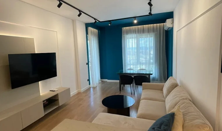 Tirane, jepet me qera apartament 1+1 Kati 8, 70 m² 800 €