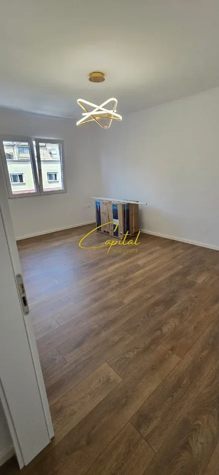 Tirane, shitet apartament 1+1 Kati 3, 59 m² 140.000 € (ISH PARKU)