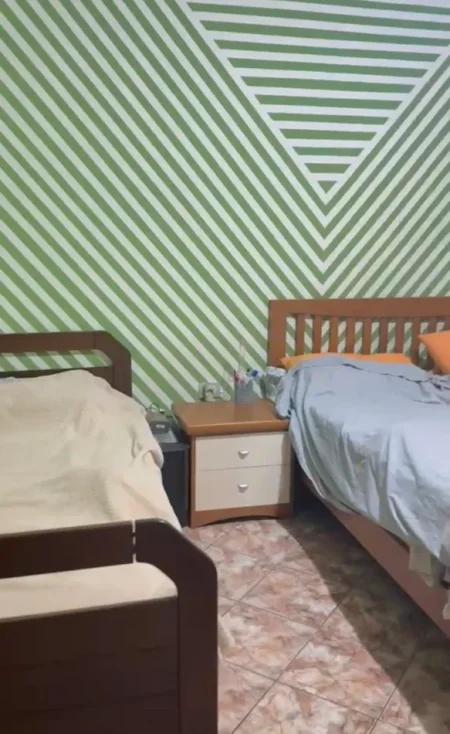Tirane, jepet me qera apartament 1+1 Kati 4, 65 m² 450 € (RRUGA FERIT XHAJKO)