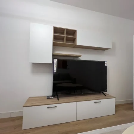 Tirane, jepet me qera apartament 1+1 Kati 1, 70 m² 650 € (MYSLYM SHYRI)