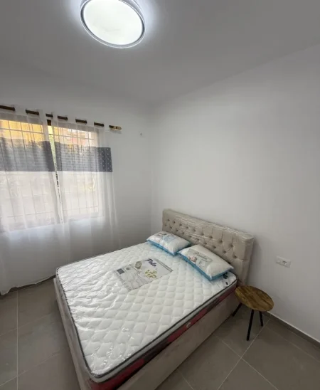 Tirane, jepet me qera apartament 1+1 Kati 1, 60 m² 520 € (Selitë)