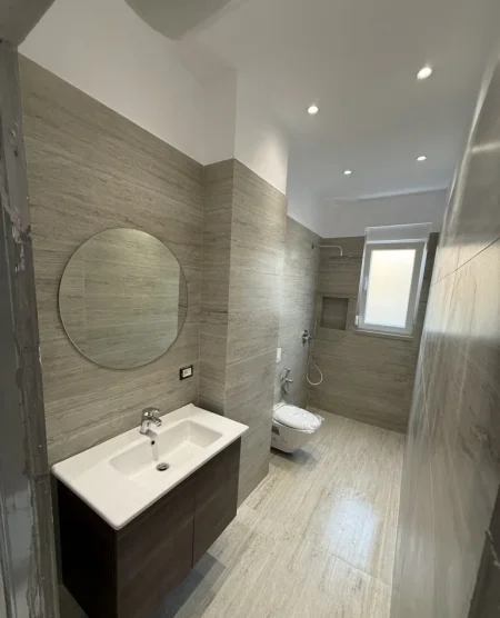 Tirane, jepet me qera apartament 1+1 Kati 1, 60 m² 520 € (Selitë)