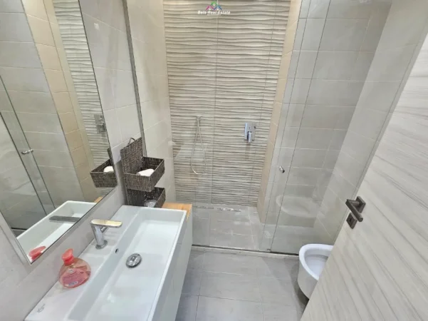 jepet me qera Vile 4+1+Ballkon Kati 3, 460 m² 3.000 € (TEG)