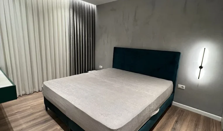 Tirane, jepet me qera apartament 2+1 Kati 7, 82 m² 700 € 