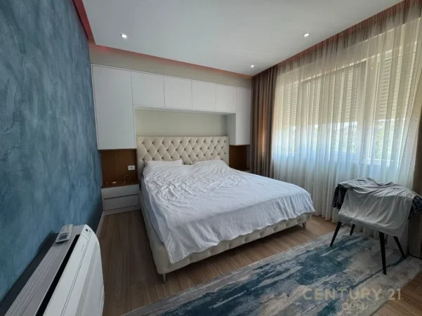 Tirane, shitet apartament 2+1+Ballkon Kati 3, 133 m² 330.000 € (liqeni i thate)