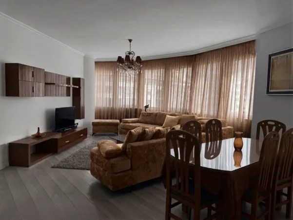 Tirane, jepet me qera apartament 3+1 Kati 6, 125 m² 1.200 € (RRUGA E KAVAJES)