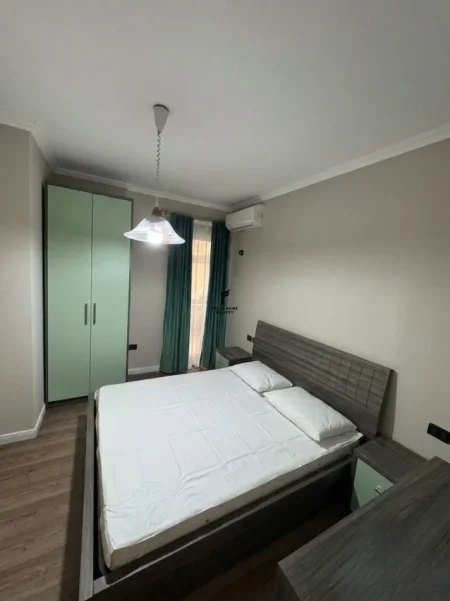 Tirane, jepet me qera apartament 3+1 Kati 6, 125 m² 1.200 € (RRUGA E KAVAJES)