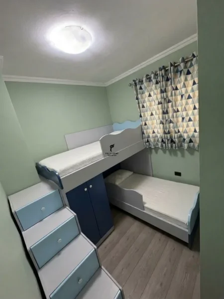 Tirane, jepet me qera apartament 3+1 Kati 6, 125 m² 1.200 € (RRUGA E KAVAJES)